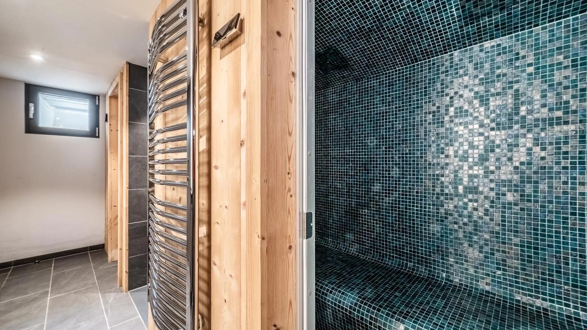 Chalet Aman Argentiere Chamonix - By Emerald Stay 0*,